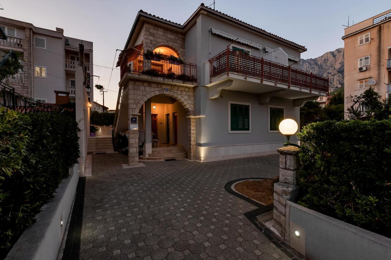 מאקרסקה Apartments Carmen מראה חיצוני תמונה