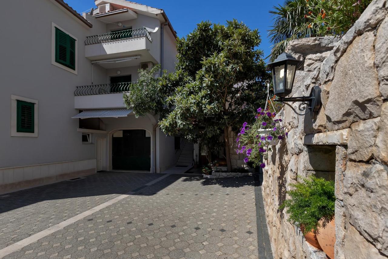 מאקרסקה Apartments Carmen מראה חיצוני תמונה
