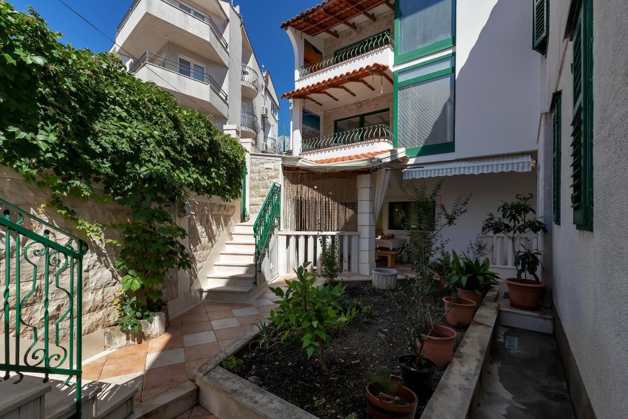 מאקרסקה Apartments Carmen מראה חיצוני תמונה