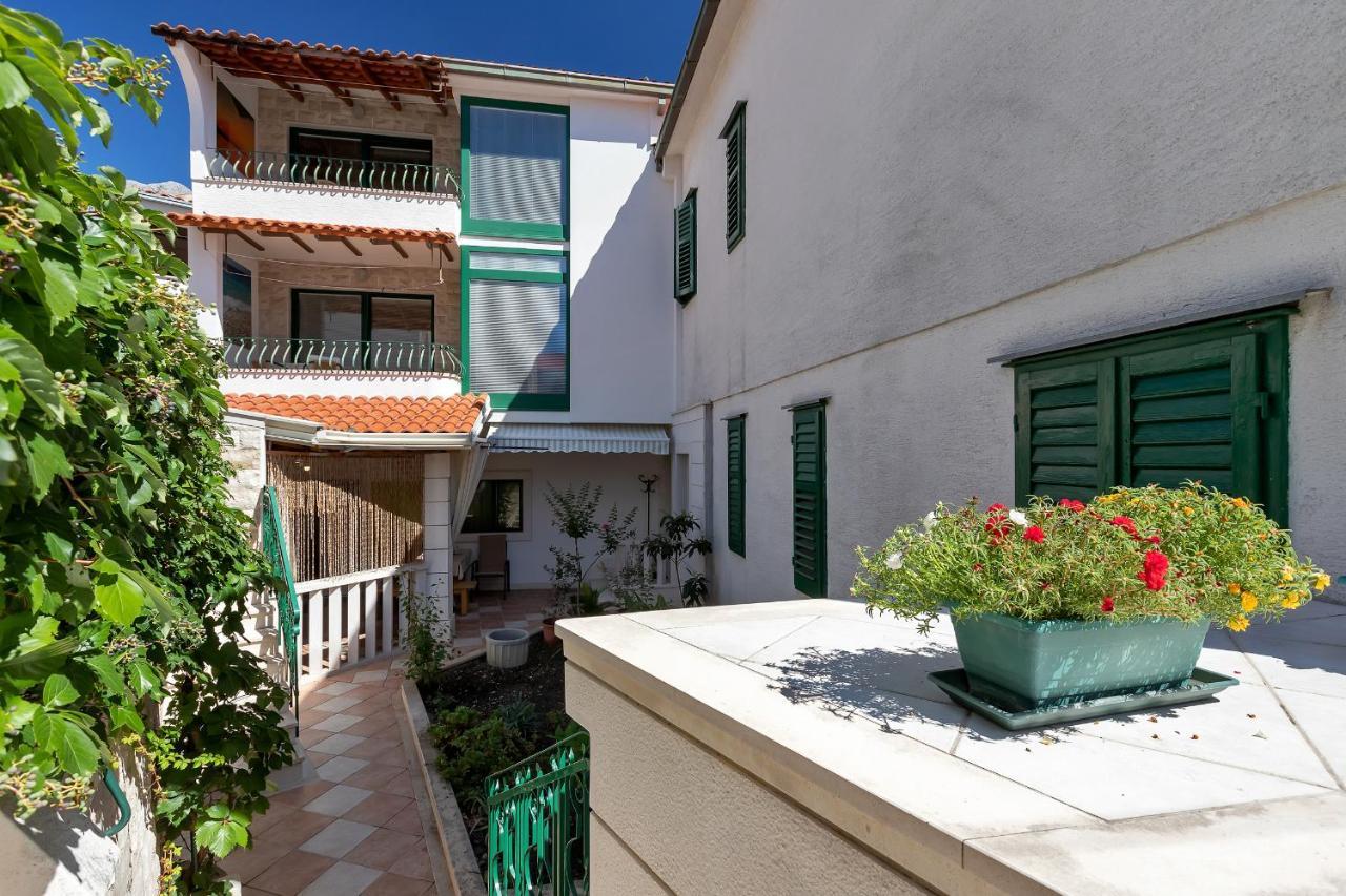 מאקרסקה Apartments Carmen מראה חיצוני תמונה