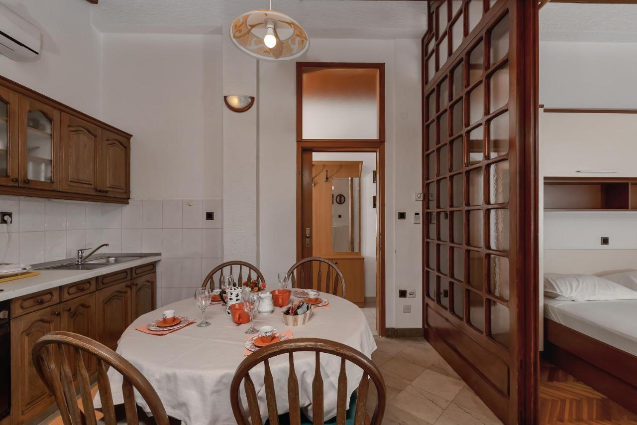 מאקרסקה Apartments Carmen מראה חיצוני תמונה