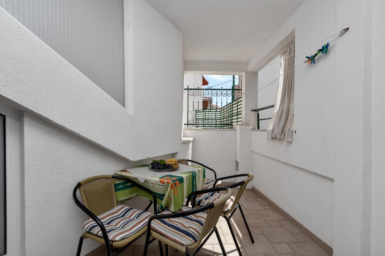 מאקרסקה Apartments Carmen מראה חיצוני תמונה
