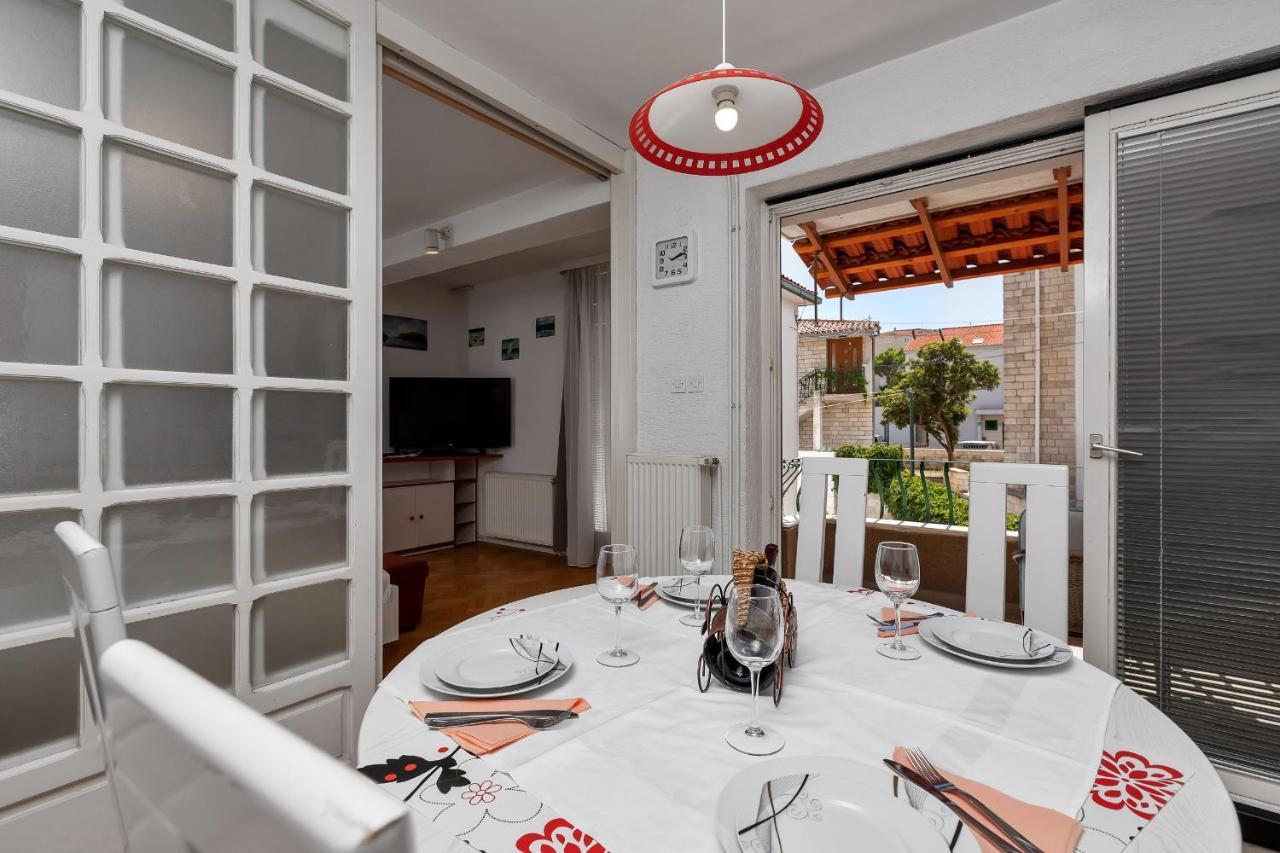 מאקרסקה Apartments Carmen מראה חיצוני תמונה