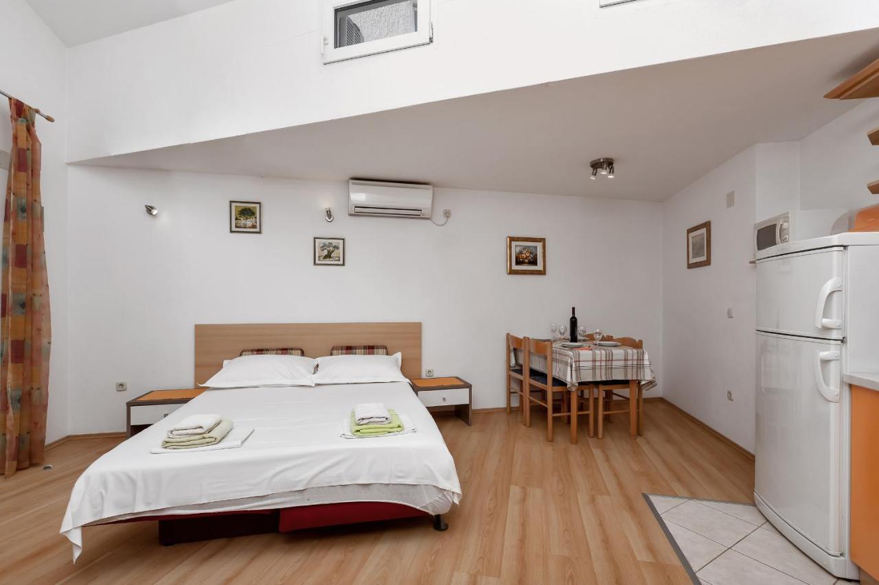 מאקרסקה Apartments Carmen מראה חיצוני תמונה