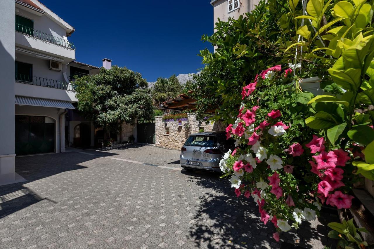 מאקרסקה Apartments Carmen מראה חיצוני תמונה
