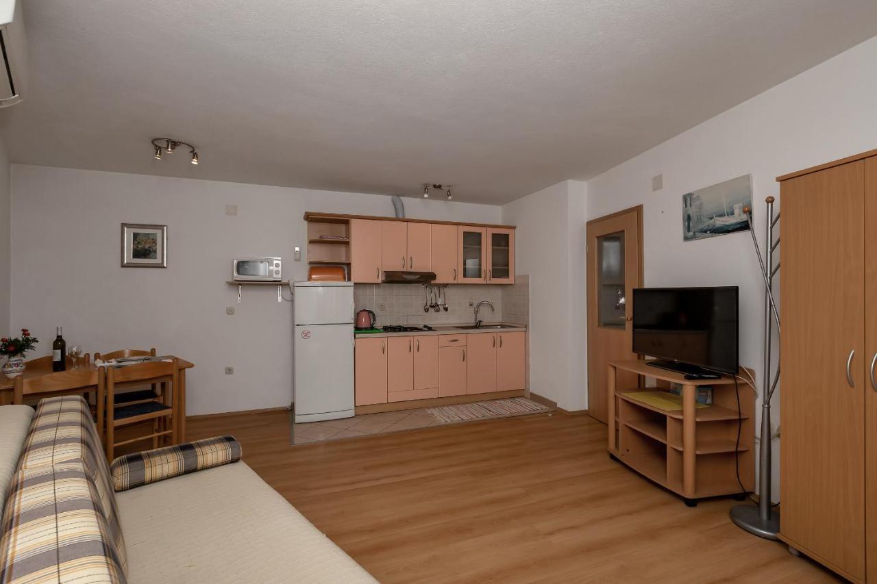 מאקרסקה Apartments Carmen מראה חיצוני תמונה